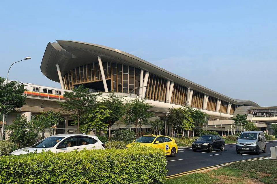 BIAYAI PRASARANA UTAMA: Stesen MRT Canberra dibuka tahun lalu. Projek prasarana utama seperti laluan MRT yang baru pada masa depan boleh dibiayai menerusi pinjaman di bawah satu rang baru yang diperkenalkan di Parlimen semalam. - Foto fail