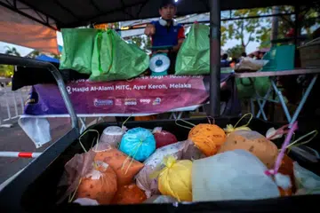 Antara lebihan minuman yang berjaya dikumpul daripada peniaga di bazar Ramadan dekat Pusat Dagangan Antarabangsa Melaka (MITC) Ayer Keroh, Melaka, pada 17 Mac 2025.