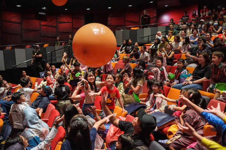 KECIL TETAPI BERMAKNA: Terdapat ungkapan menyatakan bahawa kecil jangan disangka anak kerana ada ketika anak-anak lebih tahu daripada orang lebih dewasa. 