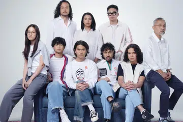 ‘Perayaan Mati Rasa’ adalah filem keluarga yang menyentuh tentang persaingan adik-beradik, kematian yang datang tiba-tiba dan ganjaran Tuhan selepas umatnya bersabar dengan ujian. Ia dibintangi Iqbaal Ramadhan sebagai pelakon utama (depan, tiga dari kiri) dengan barisan pelakon (belakang dari kiri, ikut putaran jam) Dwi Sasono, Unique Priscilla, Umay Shahab, Lukman Sardi, Dul Jaelani, Randy Danistha, Devano Danendra dan Priscilla Jamail. 