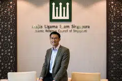 ENCIK ESA MASOOD: Menjadi pegawai pentadbiran (AO), satu skim yang bertujuan memupuk pemimpin dalam perkhidmatan awam, sejak 2009. Beliau dilantik Timbalan Ketua Eksekutif Muis pada Oktober tahun lalu dan kini menyelia pembangunan madrasah sepenuh masa, masjid serta pendidikan Islam di Singapura. - Foto BH oleh LEE JIA WEN