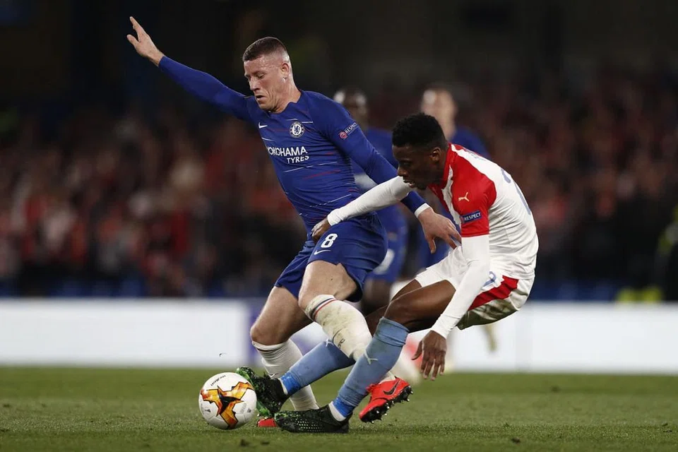 PEMAIN MIDFIED CHELSEA, ROSS BARKLEY (KIRI): Berharap pasukannya akan melakukan sedaya mungkin untuk mengecap tempat yang diidamkan.