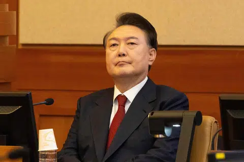 Presiden Korea Selatan Yoon Suk Yeol menghadiri perbicaraan kelapan kes pemecatannya di Mahkamah Perlembagaan di Seoul pada 13 Februari.
