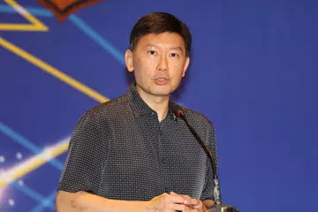 USAHA SEDUNIA: Semasa ucapannya di Forum Pengangkutan Mampan Sedunia di Beijing, Encik Chee Hong Tat akui bahawa perubahan iklim merupakan kerjasama antara pemerintah, majikan dan kesatuan-kesatuan kerja.