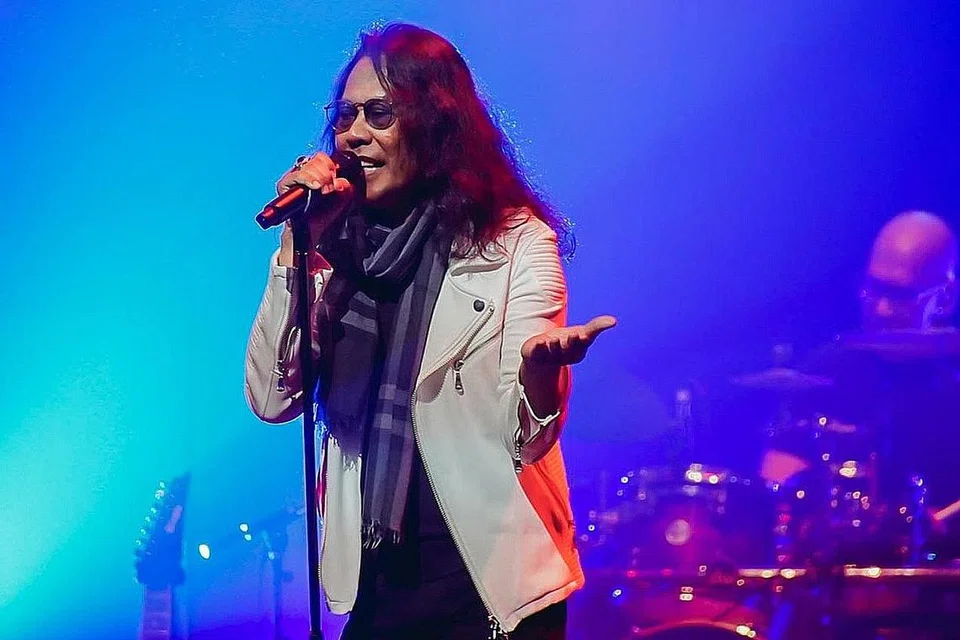 HANAFIE WARREN: Antara yang muncul dalam konsert 'Rock 21' di Dewan Konsert Esplanade pada Tahun Baru 2021, Jumaat lalu. - Foto BH oleh NUR DIYANA TAHA