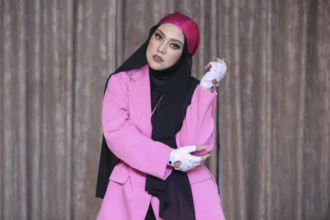 Penyanyi Shila Amzah kembali dengan single terbaru berjudul ‘Pernah Punya Aku’.