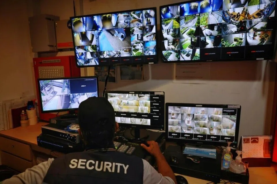 Pegawai keselamatan sepenuh masa akan menerima kenaikan gaji sebanyak $160 setiap tahun untuk tiga tahun akan datang.