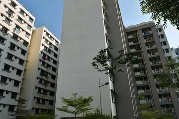 MEMBANTU GOLONGAN MEMERLUKAN: HDB berkata sekitar 10 peratus isi rumah yang menduduki flat sewa public mengalami tunggakan sewa. Dari segi nilai tunggakan, kira-kira 75 peratus daripada mereka belum melunaskan sewa berjumlah kurang $3,000. 