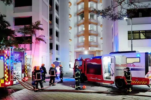 KEBAKARAN: SCDF dimaklumkan tentang satu kebakaran di Blok 517A Jurong West Street 52 sekitar 1.30 pagi pada 24 Februari 2019.
