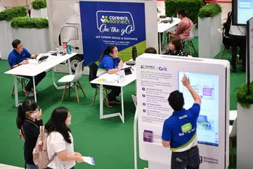 Pameran ‘Careers Connect’ WSG di Suntec City pada 13 Oktober 2023. Institut Pekerjaan dan Daya Kerja (e2i) akan membawa khidmat bimbingan kerjaya, pemadanan kerja dan peningkatan kemahiran lebih dekat kepada orang ramai di estet kejiranan mulai 1 April