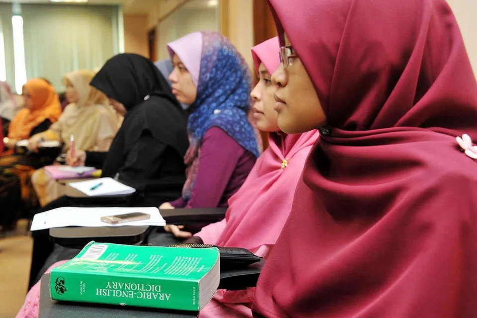 PERANAN ASATIZAH: ARS bermatlamat memastikan perkembangan agama Islam di sini dapat diteruskan serta dilaksanakan dengan lebih baik oleh asatizah yang bertauliah.