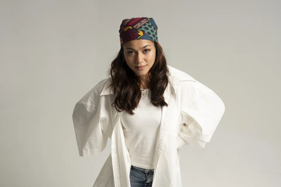 Universal Music, Takleh Usik, Kaka Azraff