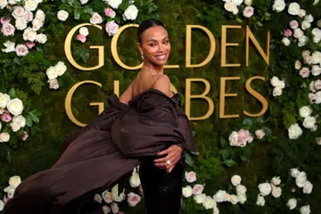 Zoe Saldana, terharu apabila peranannya dalam filem ‘Emilia Perez’, sebagai peguam yang membantu ketua samseng membuat perubahan besar dalam hidup, meraih Anugerah Pelakon Pembantu Wanita Terbaik (Filem Terbaik Muzikal atau Komedi) pada acara Anugerah Golden Globe.