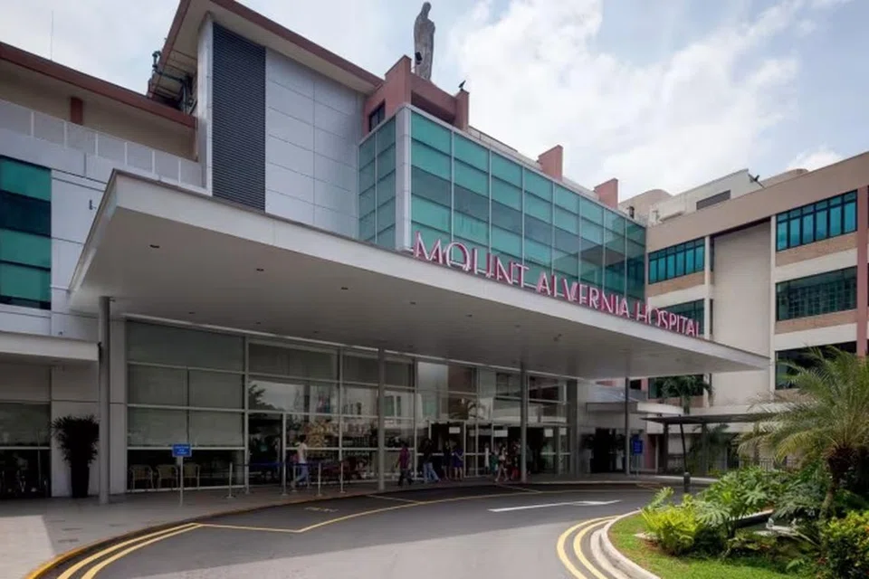 Hospital Mount Alvernia adalah satu-satunya hospital swasta bukan berasaskan keuntungan di Singapura ketika ini.