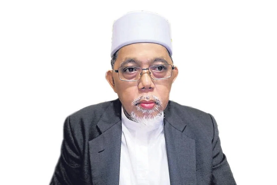 SEKILAS BIODATA: Ustaz Mohamad H Rais lulusan Sarjana Muda bidang teologi dan falsafah dari Universiti Al-Azhar, Mesir. Beliau merupakan mantan Presiden Kanan Mahkamah Syariah.