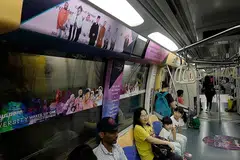 KERETA API HARMONI: Orang ramai akan disambut dengan mesej keharmonian kaum dan agama apabila mereka menaiki kereta api tertentu di Laluan Timur Laut (NEL). - Foto ZAOBAO