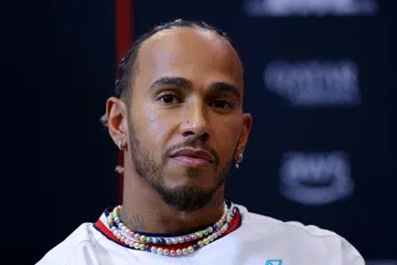 MESEJ PENTING: Pemandu Mercedes, Lewis Hamilton, didenda selepas melintasi trek semasa perlumbaan masih berlangsung. Beliau menyedari kesilapannya dan ingin menyampaikan mesej yang wajar kepada pemandu-pemandu muda.