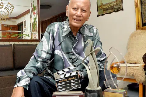 Veteran local actor Haji Abdul Wahid Ahmad, popularly known as Wahid Satay, who starred in the film Badang in year1962.