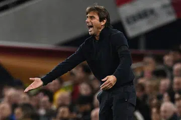 SIAPA LEBIH BERANI AKAN MENANG: Man United dan Spurs masing-masing mempunyai kelebihan dan kekurangan tersendiri, jadi ia bergantung kepada keberanian pasukan dalam perlawanan. Siapa yang lebih mahukan tiga mata, akan jadi pemenang. - Foto AFP/REUTERS