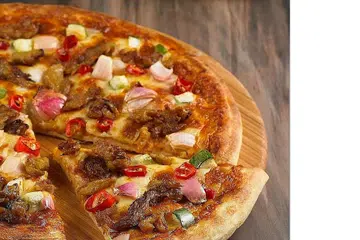 JEMPUT MAKAN: Akhbar Berita Harian akan mengadakan sesi iftar untuk 200 orang kurang mampu di bawah Program Jemput Makan anjuran Pezzo Pizza dan CRAVE Nasi Lemak & Teh Tarik (CRAVE). - Foto PEZZO PIZZA