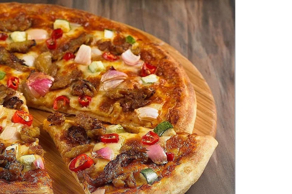 JEMPUT MAKAN: Akhbar Berita Harian akan mengadakan sesi iftar untuk 200 orang kurang mampu di bawah Program Jemput Makan anjuran Pezzo Pizza dan CRAVE Nasi Lemak & Teh Tarik (CRAVE). - Foto PEZZO PIZZA