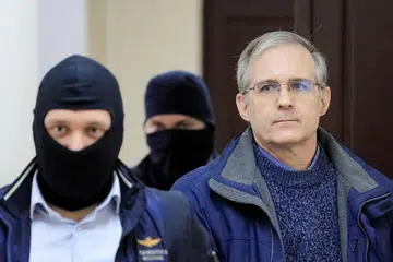 HADAPI TUDUHAN BERAT: Bekas anggota tentera marin Amerika Syarikat, Paul Whelan, dituduh melakukan pengintipan. Semasa perbicaraan di Russia hari ini, pihak pendakwa Russia memohon kepada mahkamah agar menjatuhkan hukuman penjara 18 tahun ke atasnya dan ditempatkan di mahkamah keselamatan maksimum. 