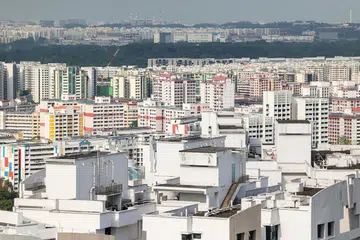 MENURUN: Bilangan flat jualan semula HDB yang dijual pada April turun sebanyak 4.3 peratus - atau 99 unit - kepada sekitar 2,188 unit, menurut data yang dikeluarkan portal hartanah 99.co dan SRX. - Foto fail