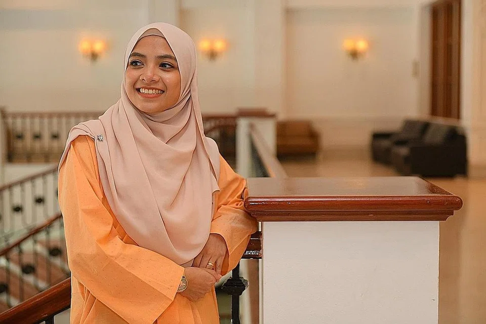 CABARAN BERBEZA: Walaupun Cik Zulayqha berpengalaman tujuh tahun sebagai pemimpin akar umbi, sekarang beliau akan berhadapan dengan isu yang berlainan. - Foto-foto PA MESRA