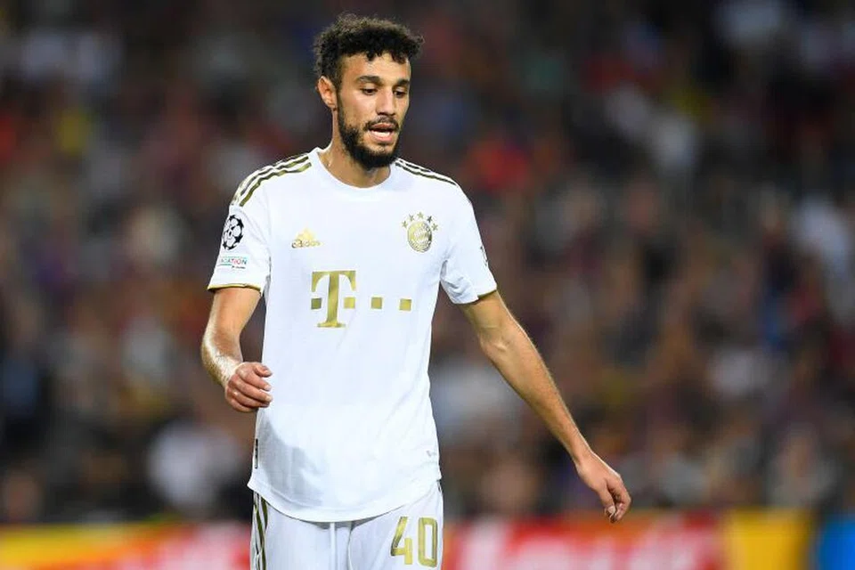 Pemain pertahanan Bayern Munich, Noussair Mazraoui, akan menyarung jersi Manchester United pada musim baru yang bakal menjelang.