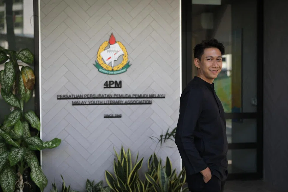 Presiden Persatuan Persuratan Pemuda Pemudi Melayu (4PM), Encik Nassar Mohamad Zain.