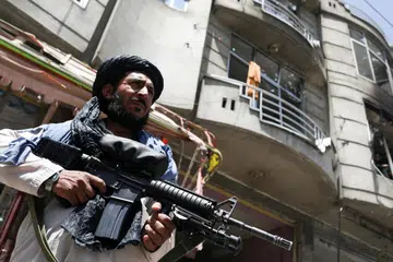 TIDAK RASMI: Wakil pemerintah Taliban Afghanistan berkunjung ke Indonesia pada awal Julai dalam lawatan tidak rasmi, kata Kementerian Luar di Jakarta. Gambar menunjukkan individu Taliban di Kabul, Afghanistan.