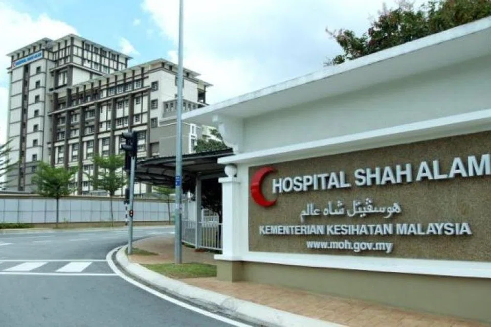 Dalam kejadian pada 30 Januari, seorang kanak-kanak lima tahun ditemui tidak sedarkan diri di dalam kereta ibunya yang diletak berdekatan pintu belakang Hospital Shah Alam, Selangor, yang juga tempat kerja wanita itu. Kanak-kanak itu kemudian meninggal dunia.
