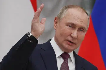 ENCIK VLADIMIR PUTIN: Beri gambaran senario masa depan di mana Ukraine cuba menawan semula Semenanjung Crimea, wilayah yang dirampas Russia pada 2014. - Foto EPA-EFE