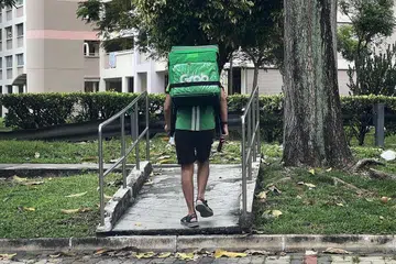 ADIL: Langkah sedia pekerja platform skop pampasan kecederaan di tempat kerja yang sama seperti pekerja lain adalah adil bagi kedua-dua syarikat dan pekerja platform. - Foto fail