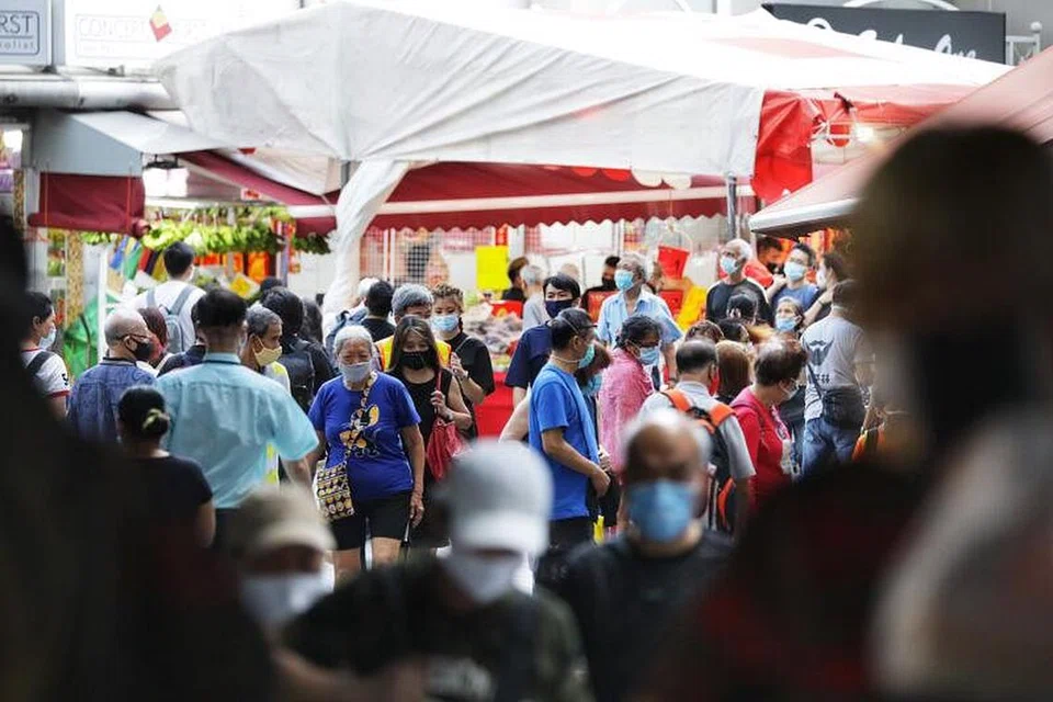 Dalam masa 28 hari lalu, daripada 21,935 individu yang dijangkiti, 98 peratus mengalami simptom ringan atau tidak menunjukkan simptom.