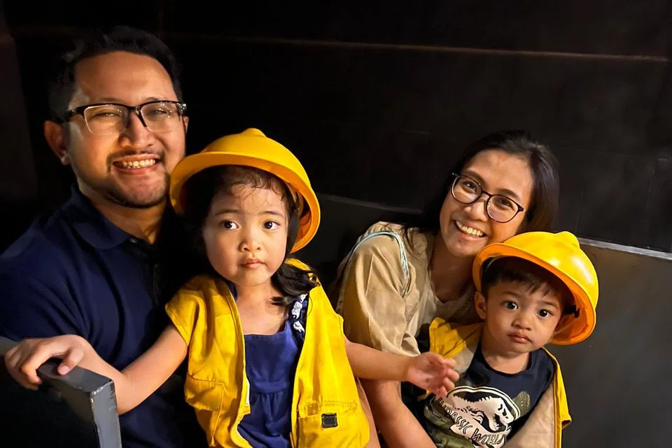 Encik Muhammad Noor Danial Noorrashid bersama isterinya, Cik Nani Adilla Zailani, dan kededua anak mereka, Sofia Zahra Muhammad Noor Danial, empat tahun, dan Noah Idris Muhammad Noor Danial, dua tahun. Beliau mengehadkan masa skrin anak-anaknya selepas sekolah kepada kira-kira 1.5 jam setiap hari untuk menonton televisyen.