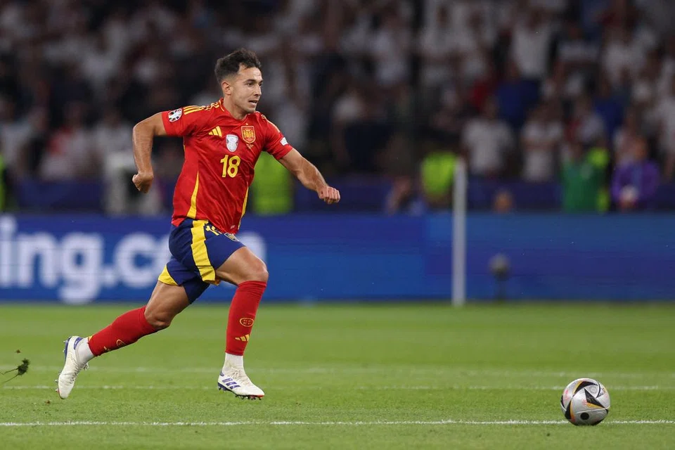Martin Zubimendi mempunyai klausa bernilai 51.5 juta euro ($86.7 juta) yang membolehkan beliau dilepaskan dari kontraknya dengan Real Sociedad. 