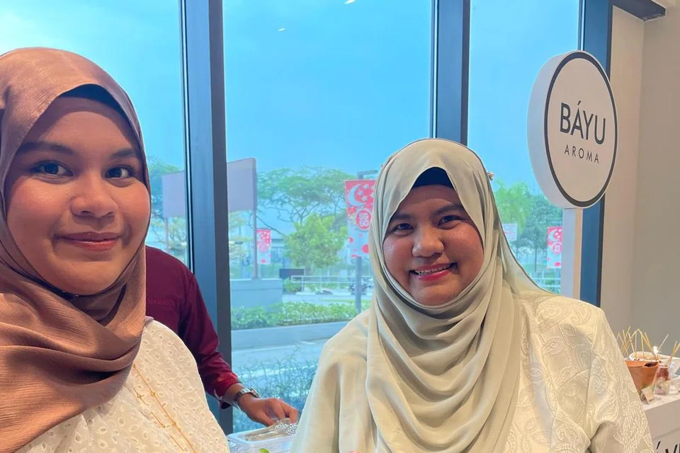 Cik Zafirah Zulkarnine,  , Cik Masmunah Abdullah, mamanda