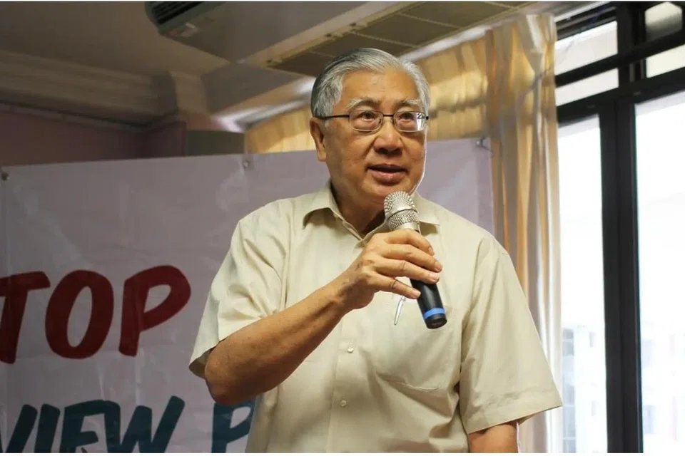 Allahyarham Dr Sharom Ahmat dikenali dengan penulisan akademiknya, terutamanya mengenai sejarah Kedah dan hubungan Kedah-Siam.