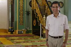IMBANGI PELBAGAI TANGGUNGJAWAB: Selain menjadi presiden Muis dan Duta Besar ke Algeria, Encik Alami kini merupakan Ketua Program Pengajian Hubungan Silang Agama dalam Masyarakat Majmuk (SRP) di Sekolah Pengajian Antarabangsa S. Rajaratnam (RSIS), dan memimpin satu pasukan ahli akademik dalam pengajaran dan pengkajian isu-isu silang agama. - Foto BM oleh JOEL CHAN