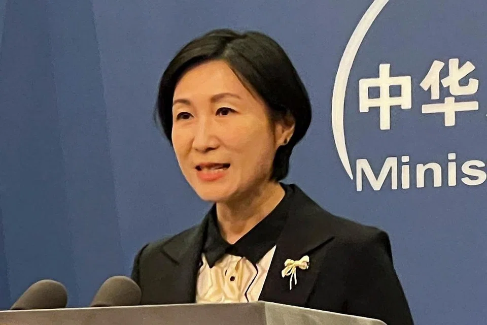 CIK MAO NING: Jurucakap Kementerian Luar China (atas). - Foto REUTERS 