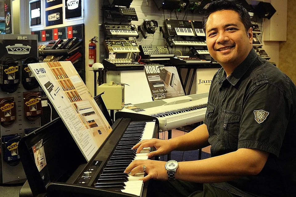 SUKAR SEMBUNYI KESEDIHAN: Penggubah lagu Mayuni Omar menyifatkan Allahyarham Pak Ngah yang sama-sama menjadi juri Dangdut Akademi Asia sebagai seorang yang rendah hati dan tidak pernah lokek berkongsi ilmu. - Foto fail. 