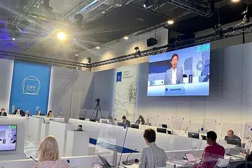 SINGAPURA SUMBANG PENGALAMAN: Menteri Perhubungan dan Penerangan Josephine Teo mewakili Singapura di Mesyuarat Menteri Digital G20 di Trieste, Italy. Beliau berkata rakan sejawatan antarabangsanya mengucapkan terima kasih kepada Singapura kerana menjadikan TraceTogether sebuah sumber terbuka. - Foto MCI