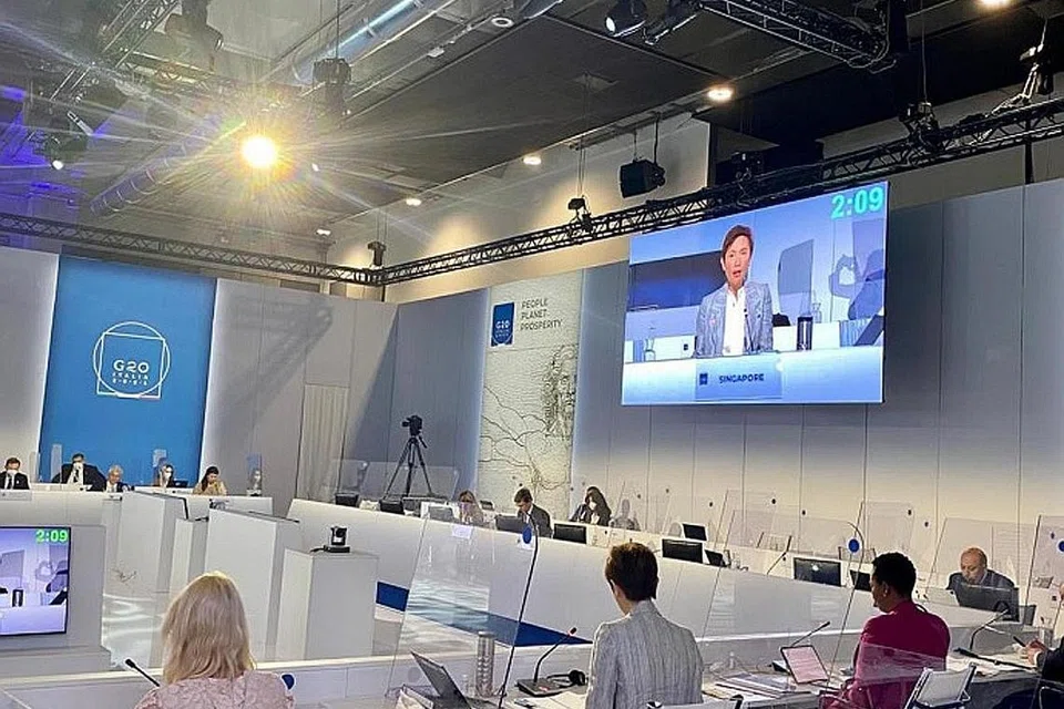 SINGAPURA SUMBANG PENGALAMAN: Menteri Perhubungan dan Penerangan Josephine Teo mewakili Singapura di Mesyuarat Menteri Digital G20 di Trieste, Italy. Beliau berkata rakan sejawatan antarabangsanya mengucapkan terima kasih kepada Singapura kerana menjadikan TraceTogether sebuah sumber terbuka. - Foto MCI