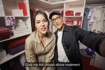 KESERASIAN SEMULA JADI: Raisa (kiri) dan Afgan tidak merancang duet kedua selepas 'Percayalah' pada 2015, tetapi kebetulan lagu 'Tunjukkan' memberi mereka semangat baru kerana iramanya yang santai dan berbaur positif. - Foto TRINITY OPTIMA PRODUCTION/JUNI RECORDS