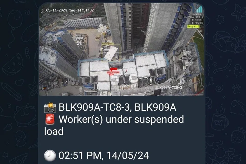 Makluman akan dihantar dengan segera ke telefon bimbit penyelia keselamatan tapak jika sistem kecerdasan buatan (AI) mengenal pasti tingkah laku yang mempunyai risiko menimbulkan bahaya, sekali gus mendorong penyelia itu mengambil tindakan pantas dan menyelesaikan isu tersebut.