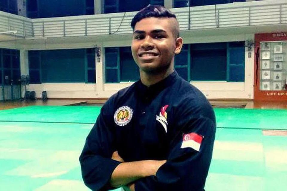 HARAPAN EMAS: Sasaran memenangi pingat emas acara silat terletak di bahu juara dunia muda, Syeik Farhan Syeik Alau'ddin (atas) ; dan juara Sukan SEA Myanmar, Muhammad Nur Alfian Jumaen . - Foto fail