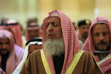 Mufti Besar Arab Saudi, Sheikh Abdulaziz Al Asheikh, mengetuai solat jenazah pada tahun 2008.