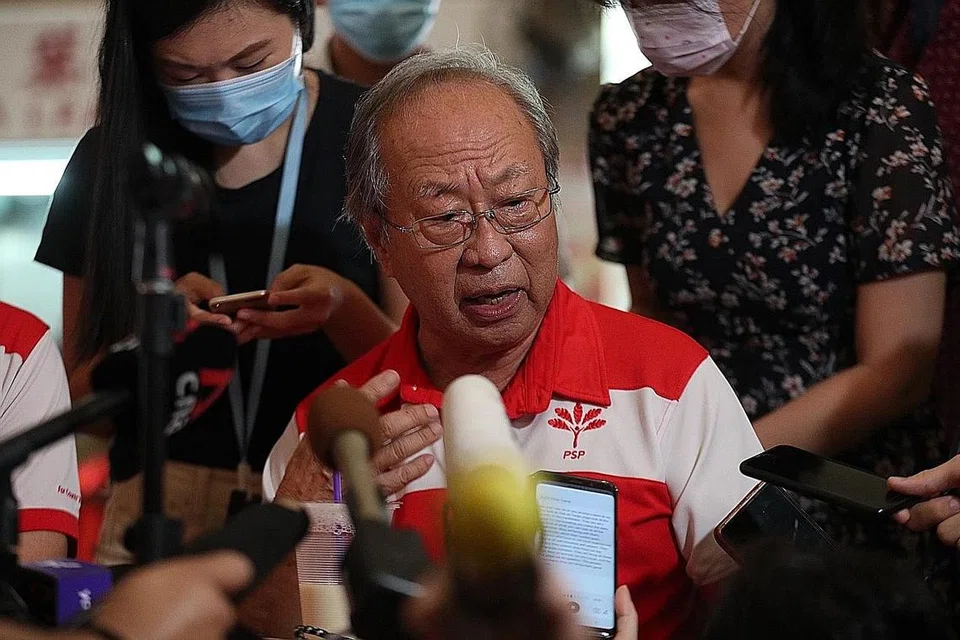 LANCAR MANIFESTO: Manifesto PAP yang dilancarkan PM Lee Hsien Loong, 'Kehidupan Kita, Pekerjaan Kita, Masa Depan Kita', beri tumpuan pada cara semua pihak bekerjasama untuk mengatasi krisis generasi ini; ketua WP, Encik Pritam Singh, berkata manifesto parti itu, 'Pastikan Undi Anda Berkesan', mahukan AP pembangkang bagi memperkukuh demokrasi Singapura; ketua SDP, Dr Chee Soon Juan, berkata manifesto parti itu, 'Jalan Ke Hadapan', merangkumi responsnya terhadap situasi pandemik Covid-19; (atas) ketua PSP, Dr Tan Cheng Bock, berkata manifesto partinya, 'Anda Layak Terima Lebih Baik', menetapkan visinya dalam tiga bidang utama, iaitu pembangunan ekonomi, pembangunan sosial dan pembangunan politik; - Foto-foto PAP, WP, PSP dan SDP