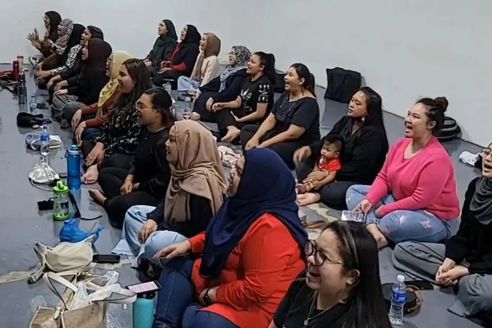 KUMPULAN WANITA TURUN BERTANDING: Dwi Durrah (gambar), Deq Bongsu dan Dang Anom adalah antara kumpulan wanita yang akan bertanding. - Foto DWI DURRAH 